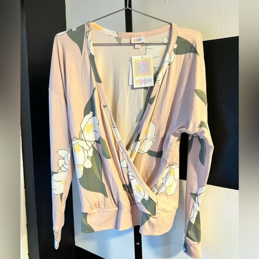 NWT Lularoe Small Floral Top​